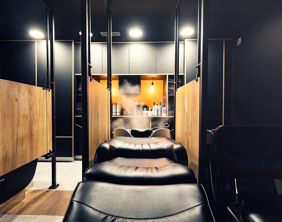 Ambiance chaleureuse du salon En Aparté à Perpignan