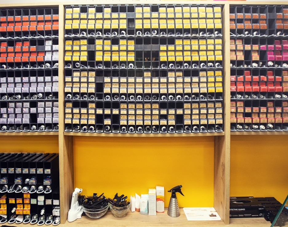 Poste de coiffage du salon En Aparté à Perpignan